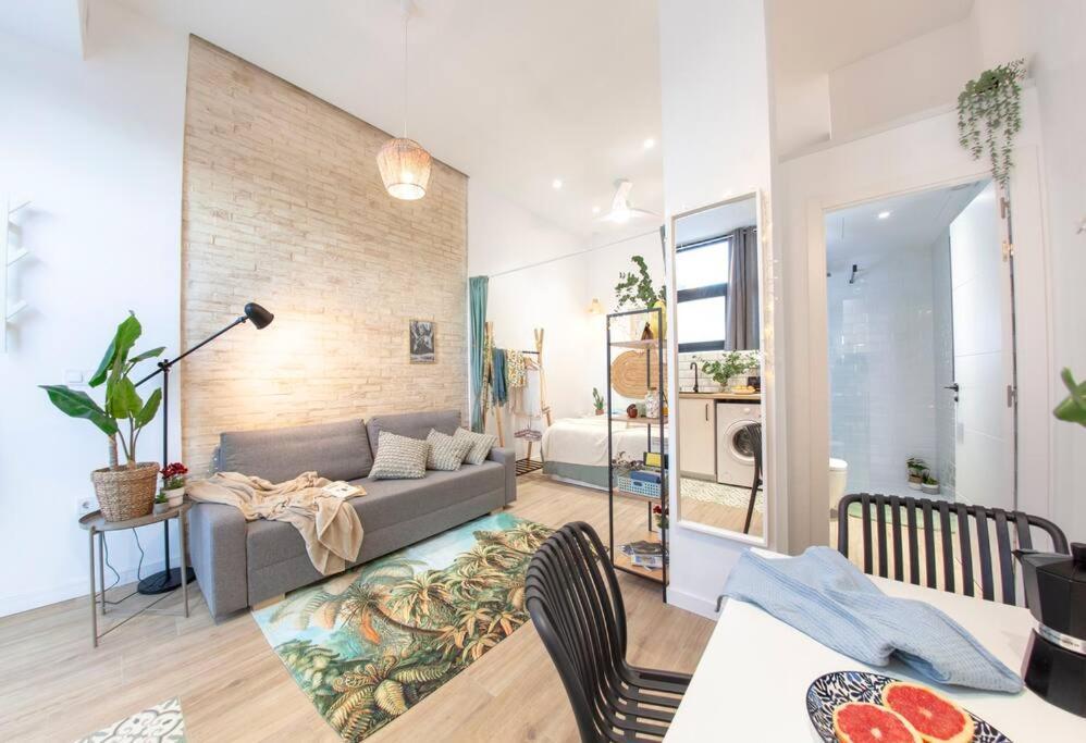 Al5 Seaside Bliss-Stylish Loft Steps From Malvarrosa Valensiya Dış mekan fotoğraf